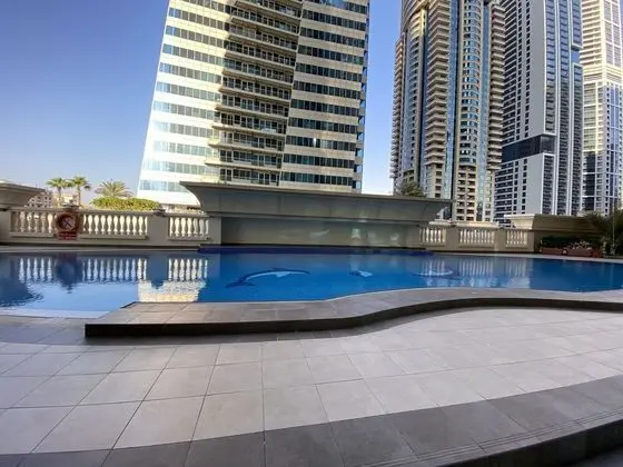 Marco Polo - Bright Apt with sea and Partial Dubai Harbour View