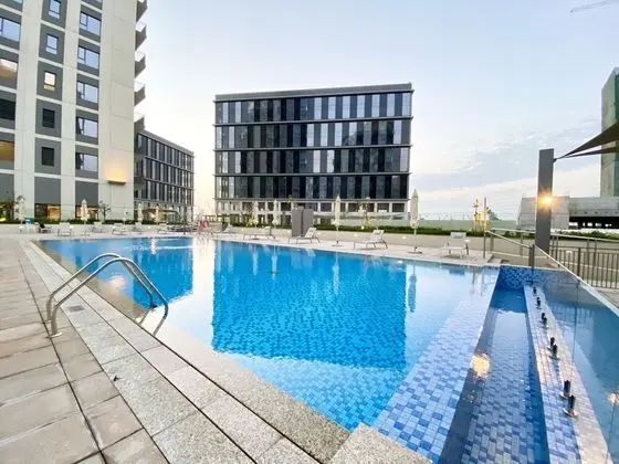 Marco Polo - Lofty Apt with Balcony Near Dubai Hills Mall