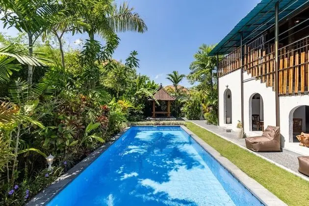 Villa Marco Unique 7BR Villa in Canggu - Havuz