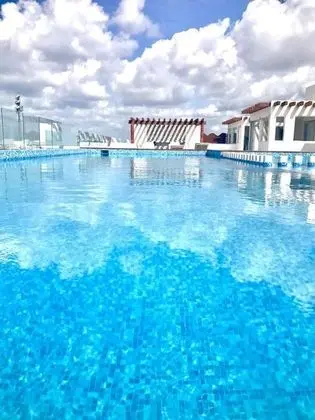 Marea Amazing Condo - Havuz