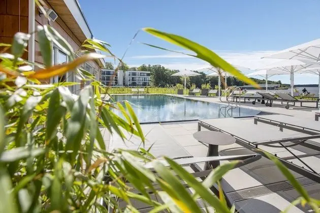 Maremüritz Yachthafen Resort - Havuz