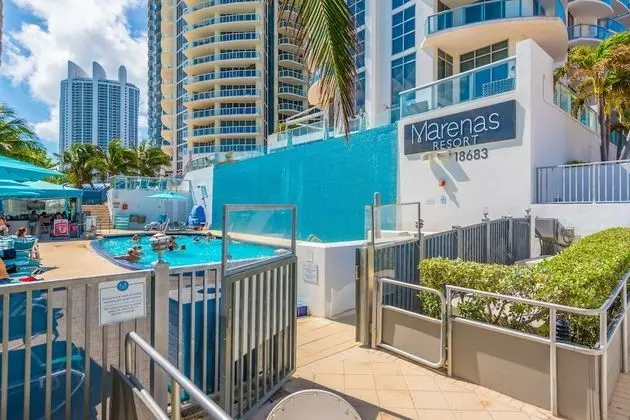 MARENAS BEACH RESORT privately managed by Miami and the Beaches Rentals - Havuz