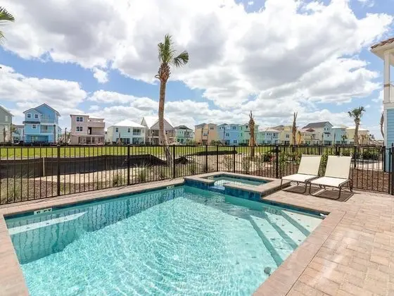 Margaritaville Cottages Orlando by VStays - Havuz