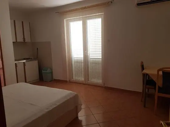 Mari - Near sea - SA1