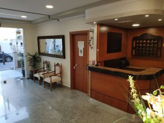 Marie Hotel - Lobi