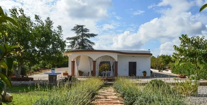 Marie Maison Salinola