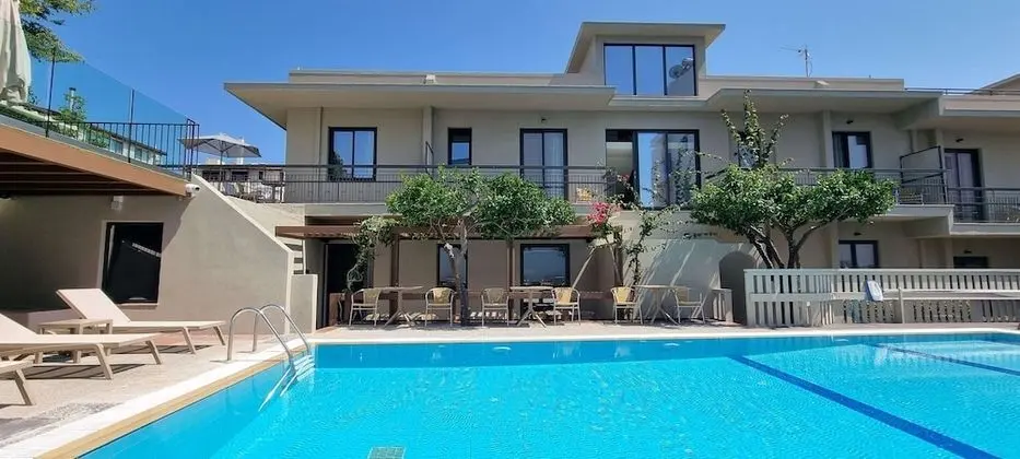Mariette Rhodes Urban Suites - Havuz