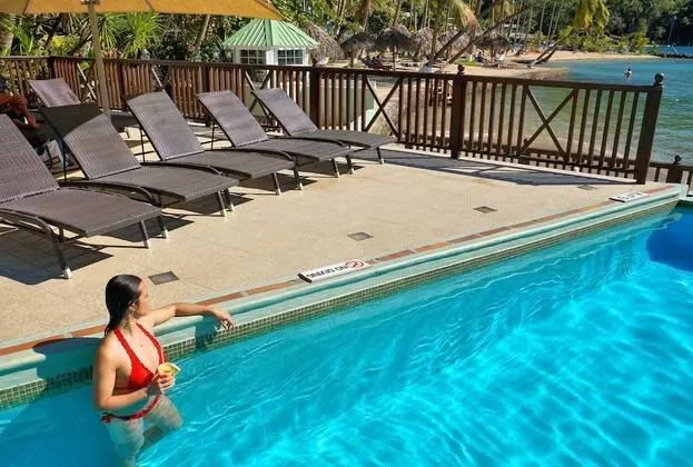 Marigot Beach Club and Dive Resort - Havuz