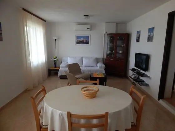 Marija - Next to sea - A1 Donji - Yerinde Yemek