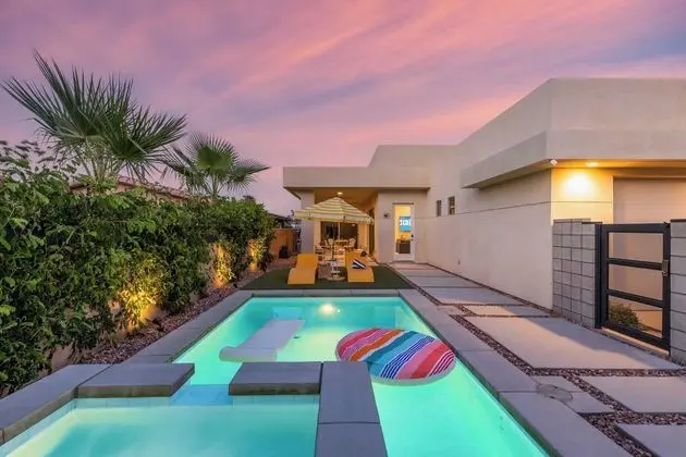 Marilyn by Avantstay Stylish Mid Century Modern Desert Escape w/ Gorgeous View LIC 106258, 3 bd - İç Mekan