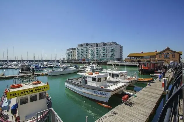 Marina Apartment Parking by Brighton Holiday Lets - Öne Çıkan Resim