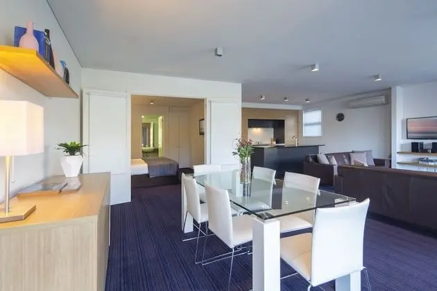 Marina Apartments Element Escapes - İç Mekan