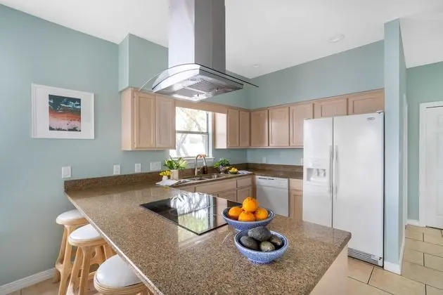 Marina by Avantstay Modern Oasis Close to Beach w/ Pool - Mutfak