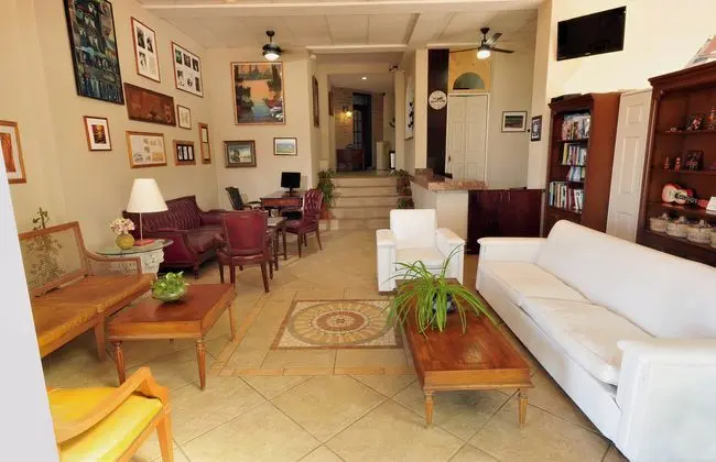Marina Banderas Suites - Lobi