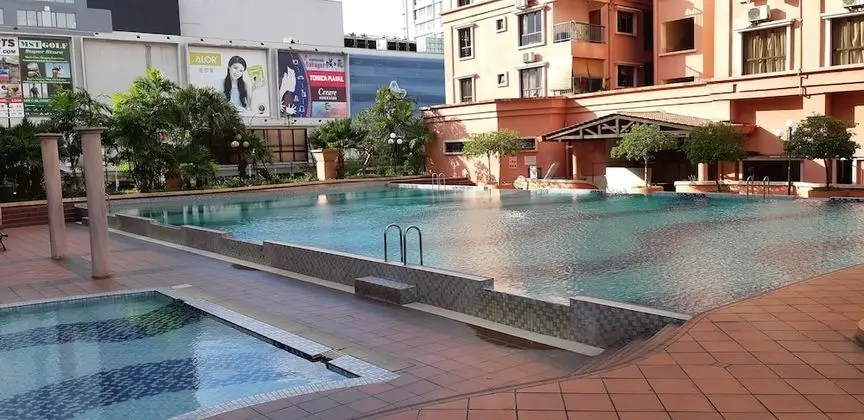 Marina Court - Stay In Borneo - Havuz