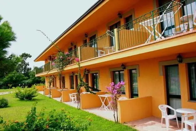 Marina Del Marchese Beach Resort