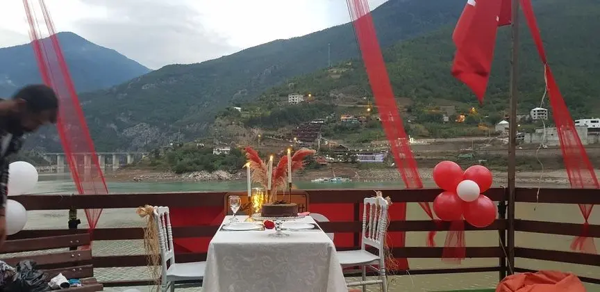 Marina Tatil Köyü & Artvin Sofrası - Romantik