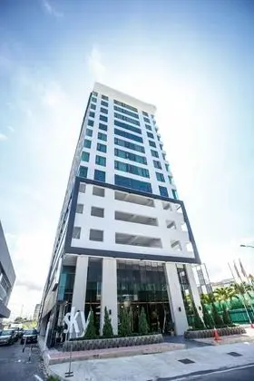 Marina Travellers Suite SKY Karamunsing - Dış Mekan