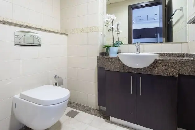 Marina Views! Beautiful 1BR in Dubai Marina - İç Mekan