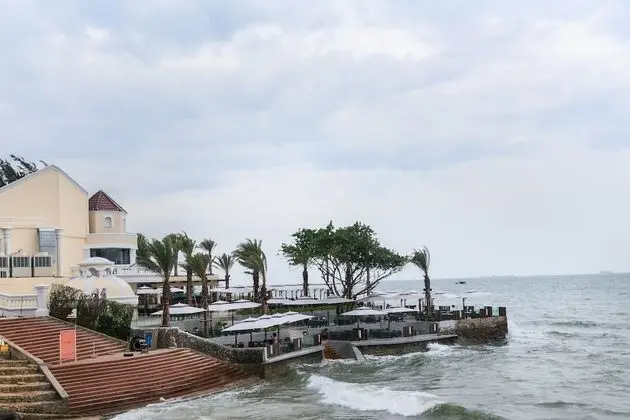 Marine Hotel & Apartment