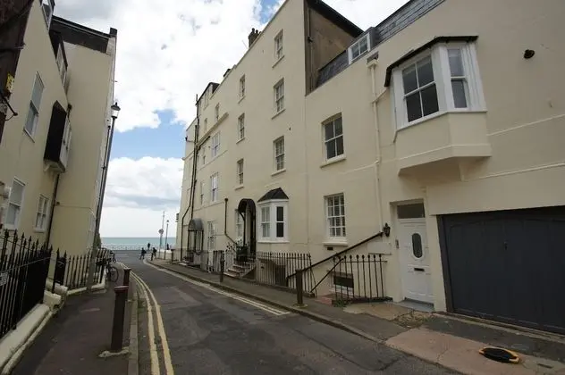 Marine Cottage Parking by Brighton Holiday Lets - Dış Mekan