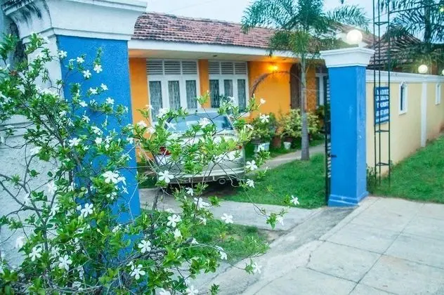 Marine Tourist Beach Guest House Negombo Beach