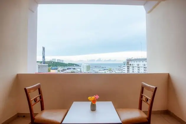Marine Yensabai Hotel Pattaya - Dış Mekan