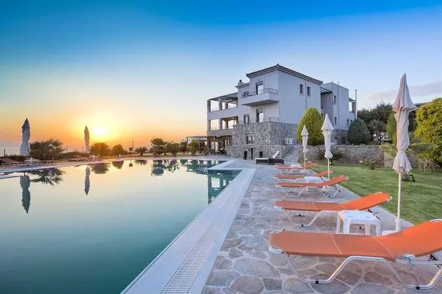 Marini Luxury Apartments Ans Suites
