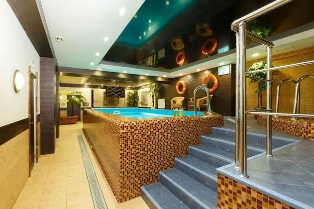 Marins Park Hotel Ekaterinburg - Havuz