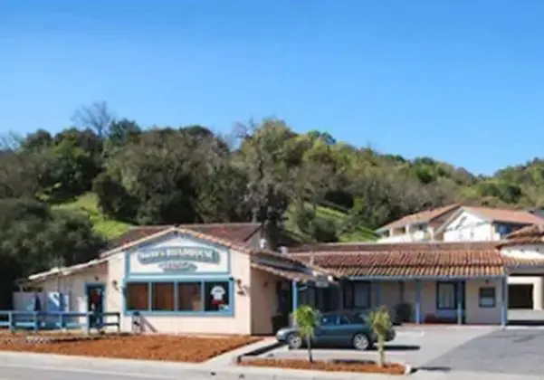 Marinwood Inn & Suites