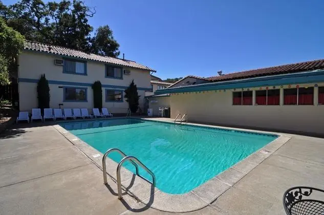Marinwood Inn & Suites - Havuz