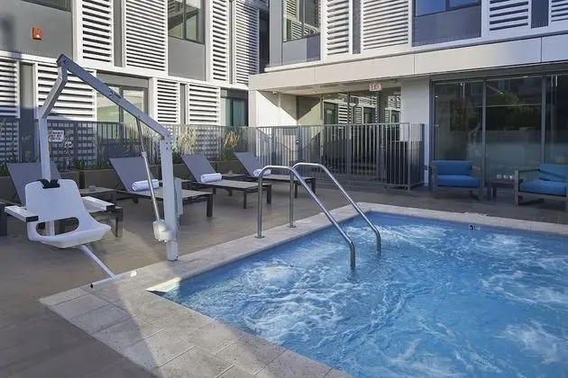 Hotel Mariposa Los Angeles - Havuz