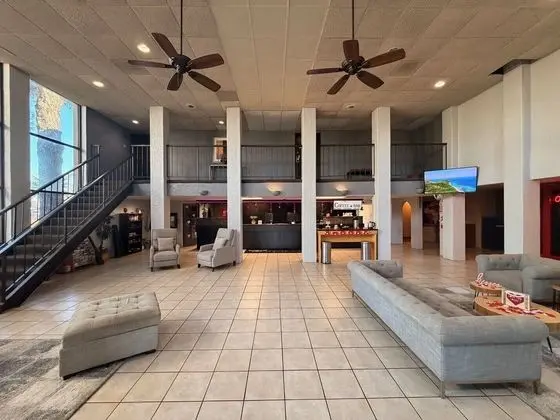 Mariposa Hotel - Lobi