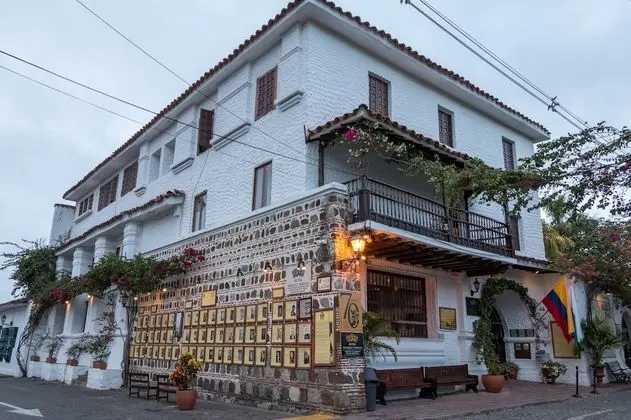 Hotel Mariscal Robledo - Dış Mekan