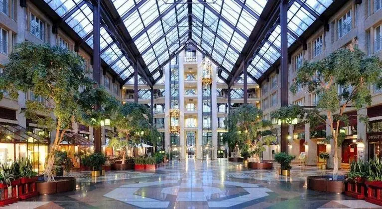 Maritim Hotel Köln - Genel