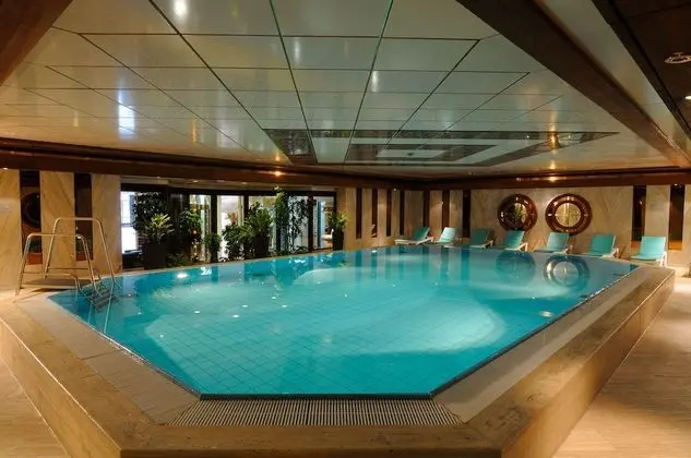 Maritim Hotel Köln - Havuz