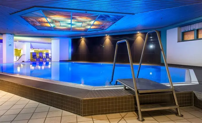 Maritim Hotel Magdeburg - Havuz