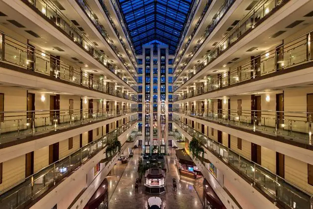 Maritim Hotel Magdeburg - Lobi