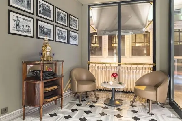 Marius Hotel - Lobi