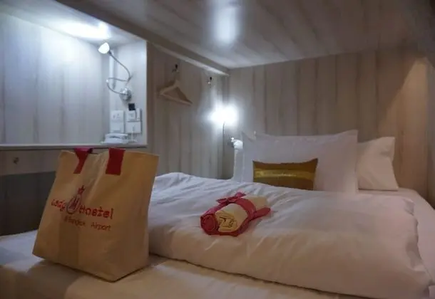 Mariya Lady Hostel At Suvarnabhumi Airport - Female Only - Oda