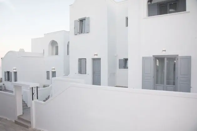 Markakis Studios Fira