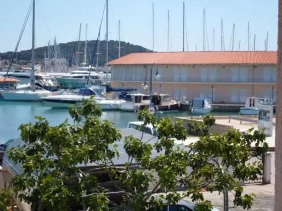 Marko - 30m From Beach - A2