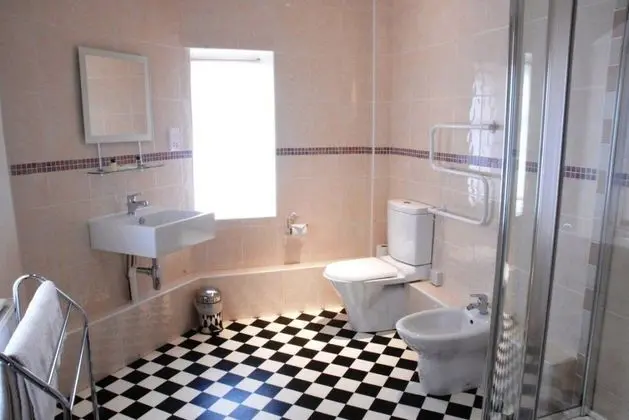 Marlborough Arms Hotel