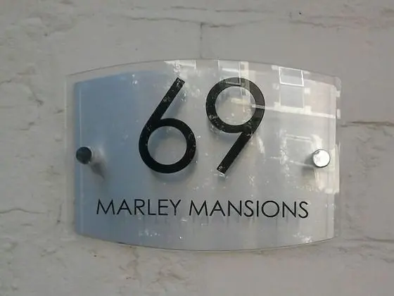 Marley Mansions Apartment - Clarendon - Dış Mekan
