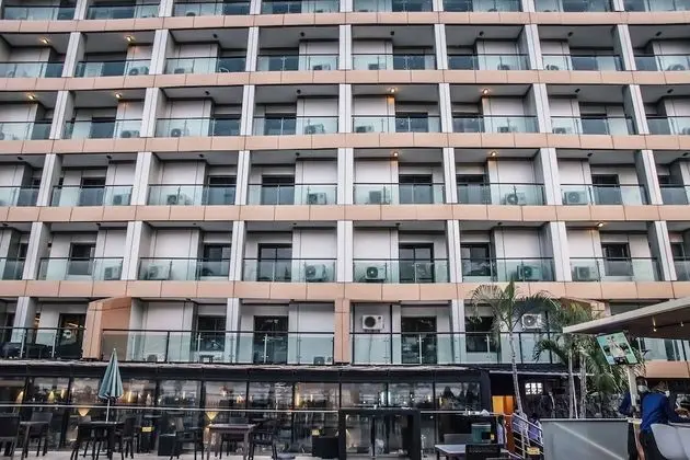 Maroko Bayshore Suites