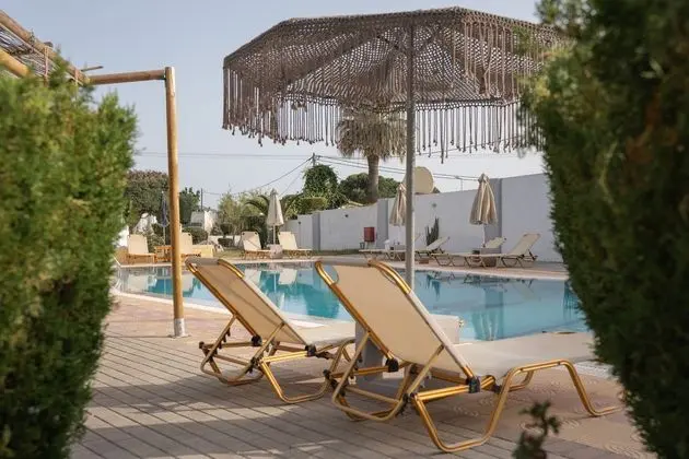 Maroula Blue Studios & Suites - Dış Mekan