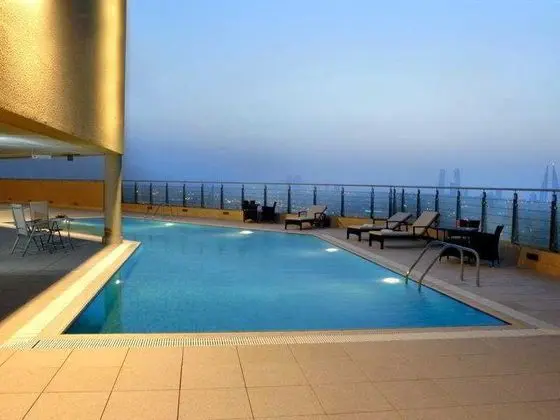 Marriott Executive Apartments Manama, Bahrain - Havuz