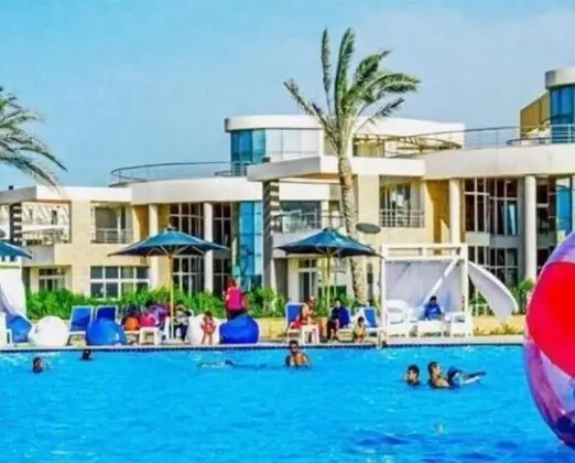 Marseilia Beach 4 - Families Only - Havuz