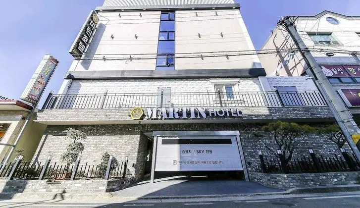 Martin Hotel