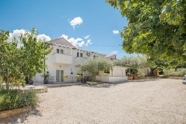 Martina Guest House